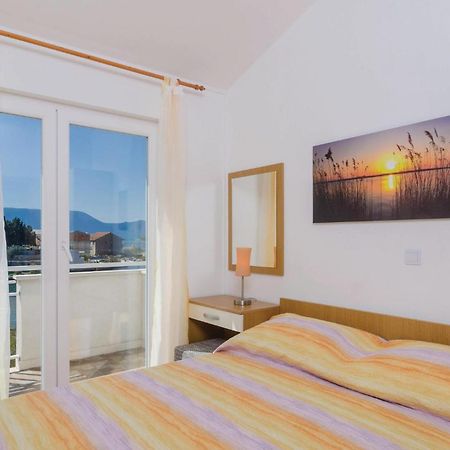 Nice Apartment In Blace With Wifi ภายนอก รูปภาพ
