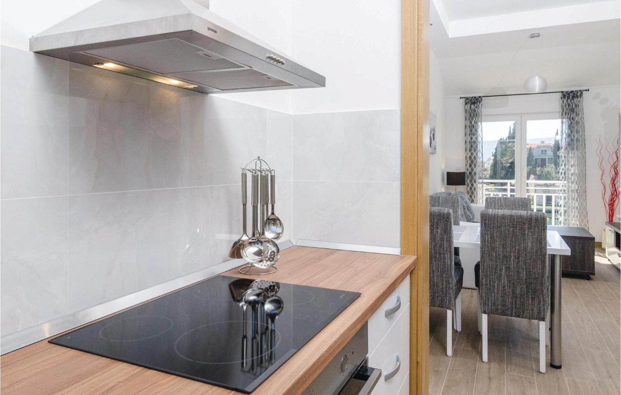 Nice Apartment In Blace With Wifi ภายนอก รูปภาพ